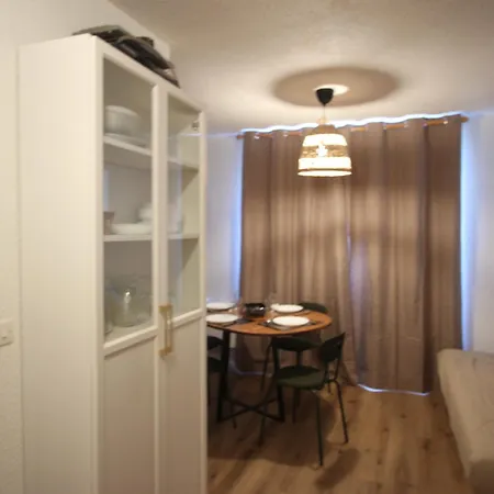 Apartment Avec Balcon Au 7eme Etage, Equipements Pratiques - Fr-1-340-283 Chamrousse