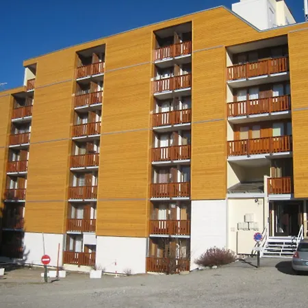 Apartment Avec Balcon Au 7eme Etage, Equipements Pratiques - Fr-1-340-283